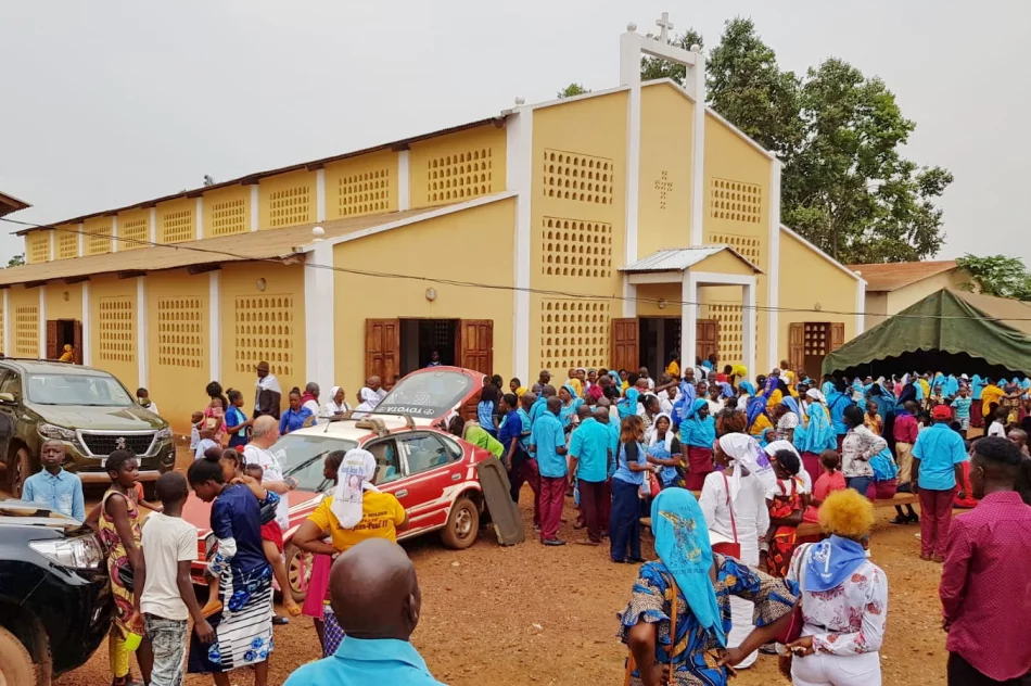 Niecodzienna uroczystość w Dolisie - zdjęcie 9