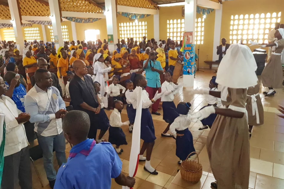 Niecodzienna uroczystość w Dolisie - zdjęcie 16