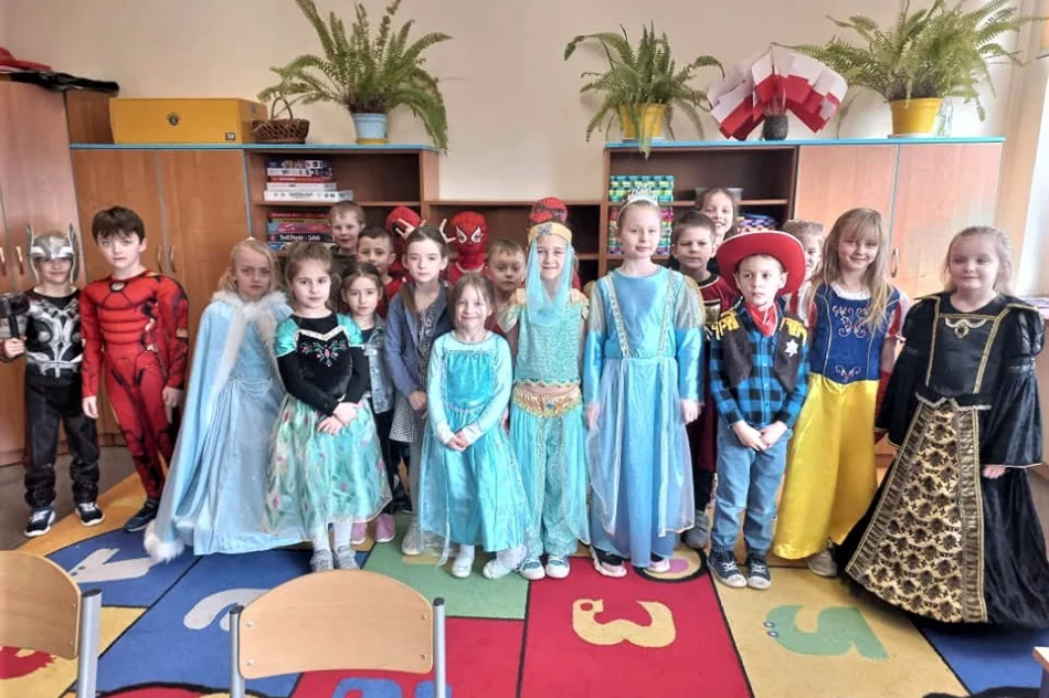 „Tydzień Karnawałowy ” w Zespole Szkolno-Przedszkolnym nr 4 - zdjęcie 8