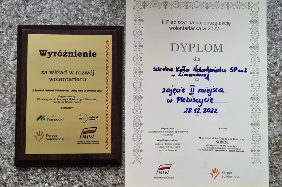 Szkolne Koło Wolontariatu z limanowskiej „Dwójki” zdobyło II miejsce w Plebiscycie na najlepszą akcję wolontariacką - zdjęcie 3