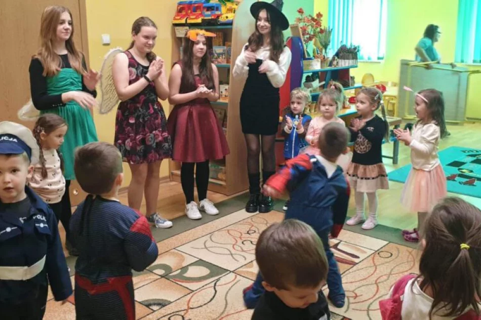 Szkolne Koło Wolontariatu z limanowskiej „Dwójki” zdobyło II miejsce w Plebiscycie na najlepszą akcję wolontariacką - zdjęcie 10