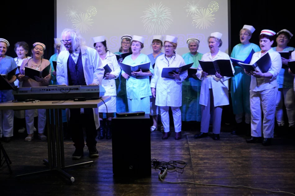 Babski Comber - zabawa "sióstr oddziałowych" - zdjęcie 3