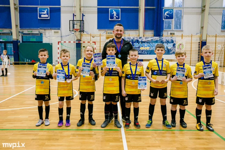 Blisko 300 uczestników „Zimowego Grania” z Akademią Piłkarską „Mam Talent” - zdjęcie 9