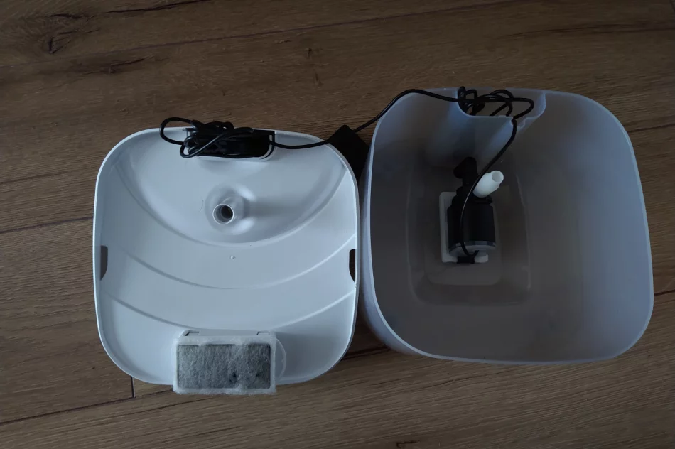 Fontanna/Poidełko dla kota - zdjęcie 3