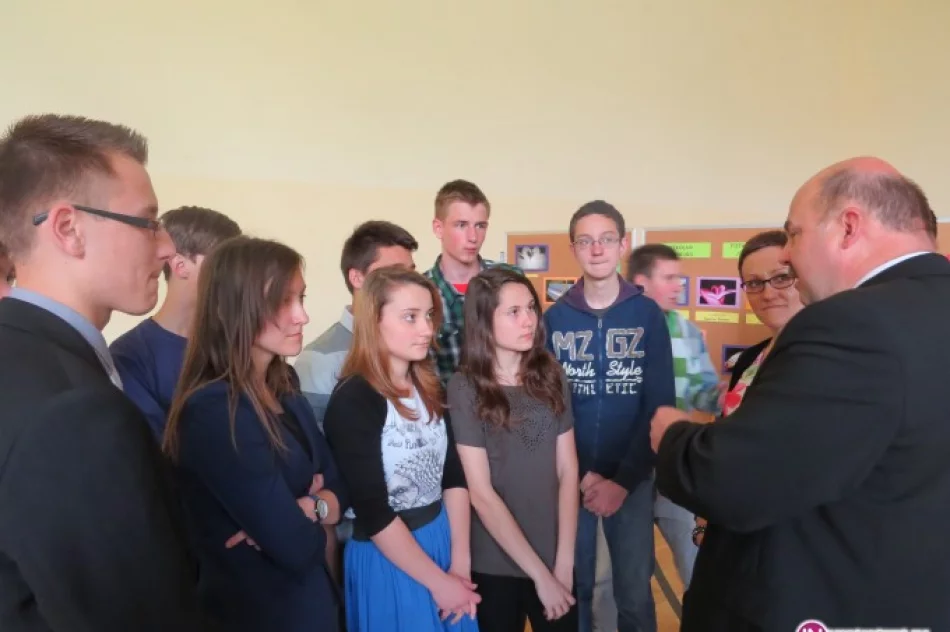 Dzień biblioteki i świetlicy w Zespole Szkół Nr 1 w Starej Wsi - zdjęcie 4