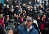 Raport: każdy miliarder emituje milion razy więcej dwutlenku węgla niż przeciętna osoba - zdjęcie główne