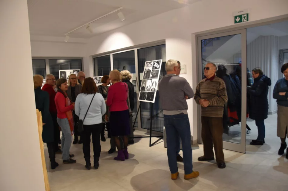 Wernisaż wystawy ,,SALOON NR 4 Dwa miesiące onkologii“Aleksandra Majerskiego - zdjęcie 4