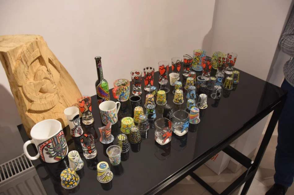 Wernisaż wystawy ,,SALOON NR 4 Dwa miesiące onkologii“Aleksandra Majerskiego - zdjęcie 10