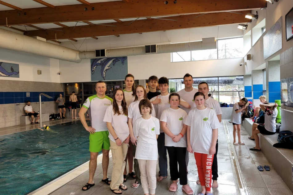 Pływackie osiągnięcia limanowskich zawodników - zdjęcie 9