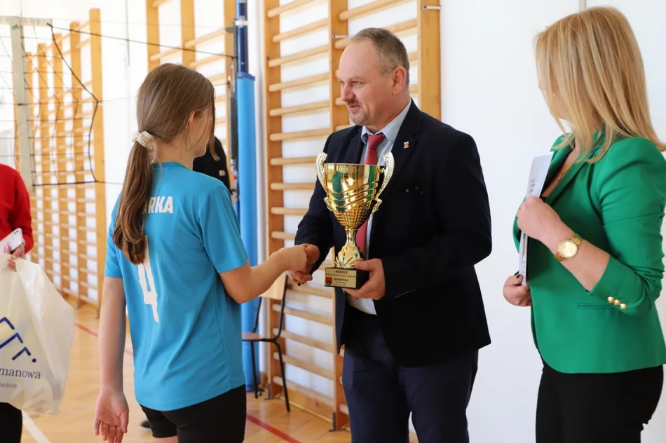 Mordarka broni tytuł Mistrzyń Gminy w Siatkówce Młodzieży - zdjęcie 9