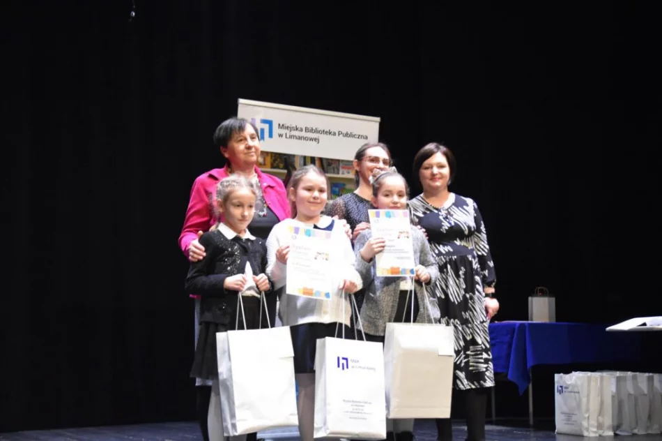 Odbyła się Gala podsumowująca konkurs „Tobie książko, przyrzekamy” - zdjęcie 8