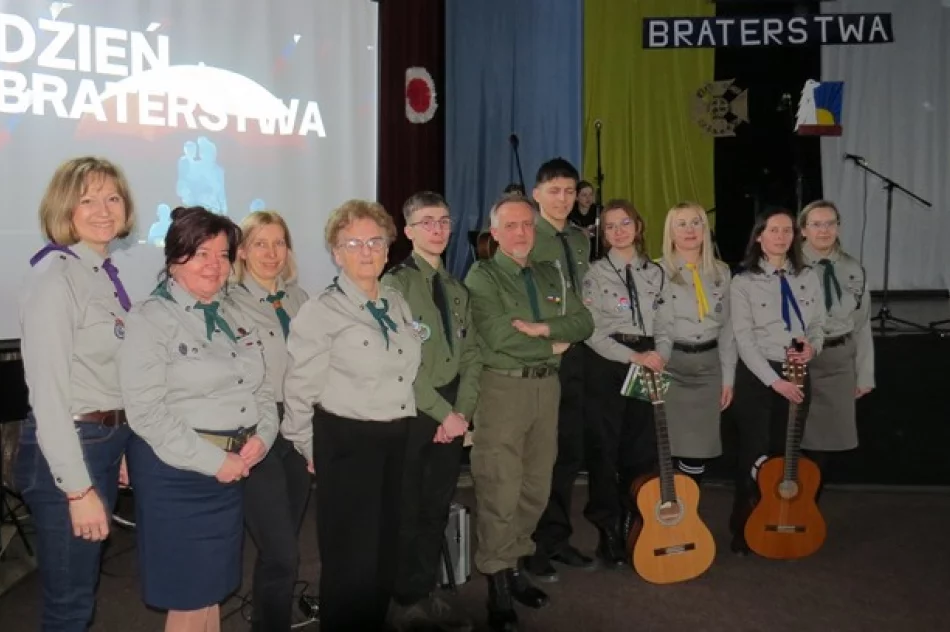 Zuchy i harcerze z ”Jedynki” na wyjątkowym biwaku harcerskim w Mszanie Dolnej - zdjęcie 8