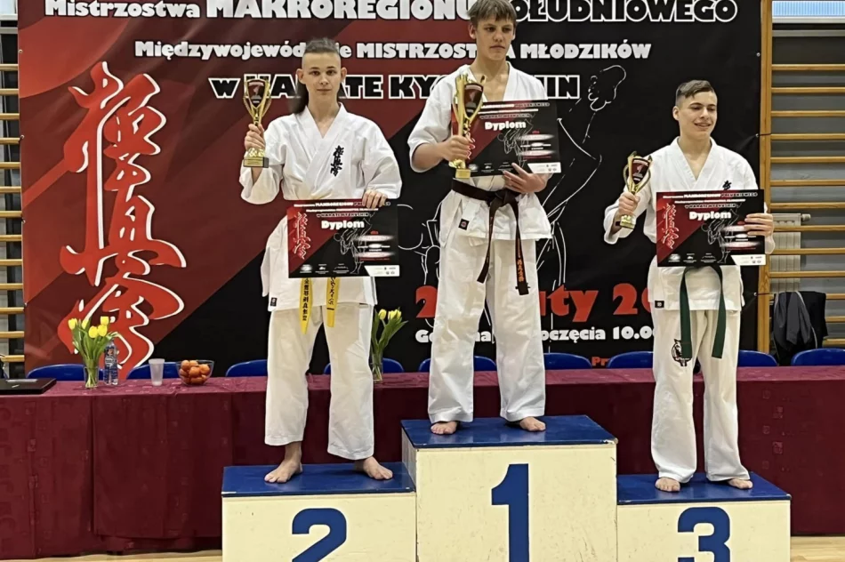 Pierwsze medale w nowym sezonie dla karateków ARS Limanowa – JONIEC Team - zdjęcie 4