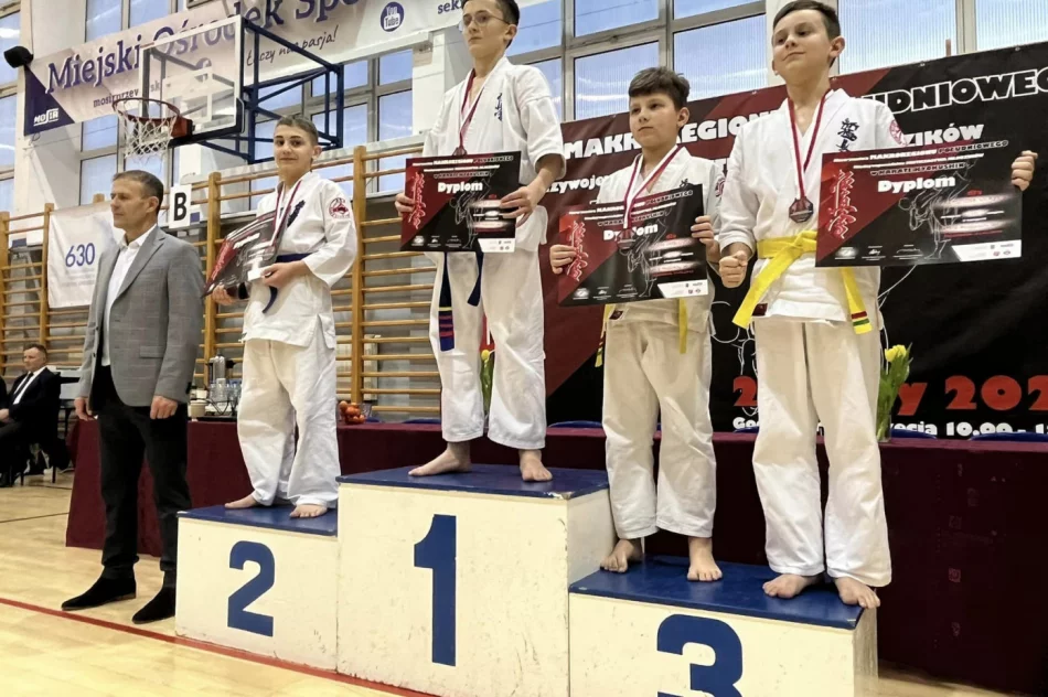 Pierwsze medale w nowym sezonie dla karateków ARS Limanowa – JONIEC Team - zdjęcie 7