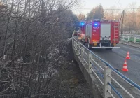 Zderzenie dwóch pojazdów na drodze powiatowej - zdjęcie główne