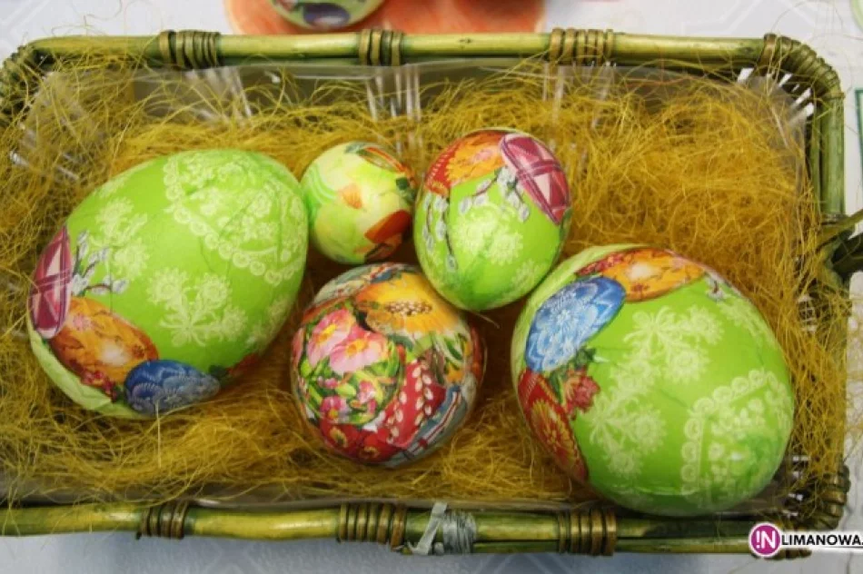 Wielkanocny akcent w Urzędzie Gminy Limanowa - zdjęcie 2