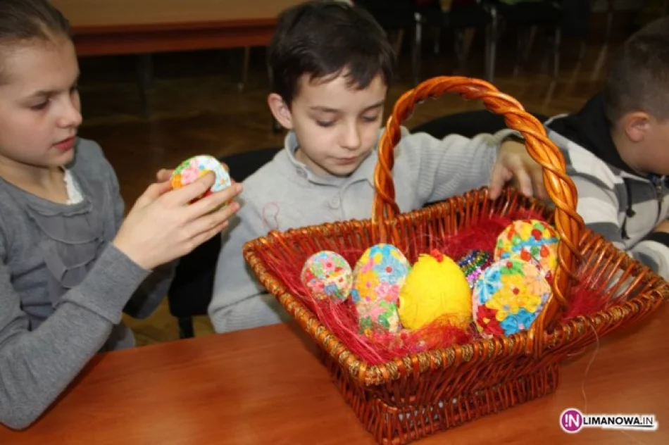 Wielkanocny akcent w Urzędzie Gminy Limanowa - zdjęcie 3