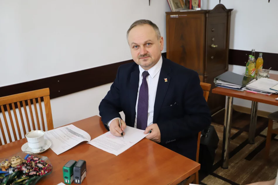 Podpisanie umów na remont dróg w Rupniowie, Nowym i Starym Rybiu - zdjęcie 7