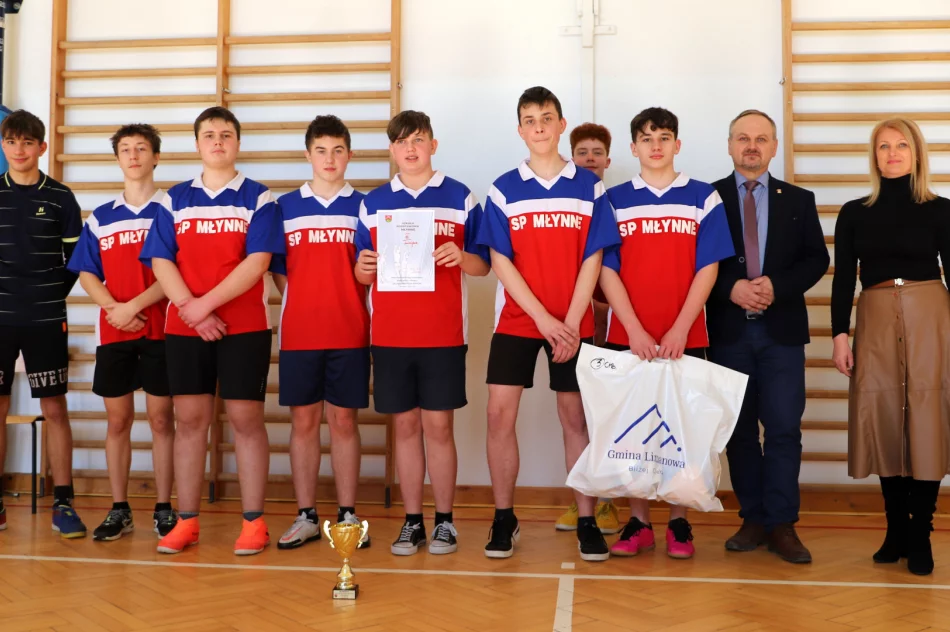 Chłopcy z Mordarki Mistrzami Gminy w Siatkówce Młodzieży - zdjęcie 5