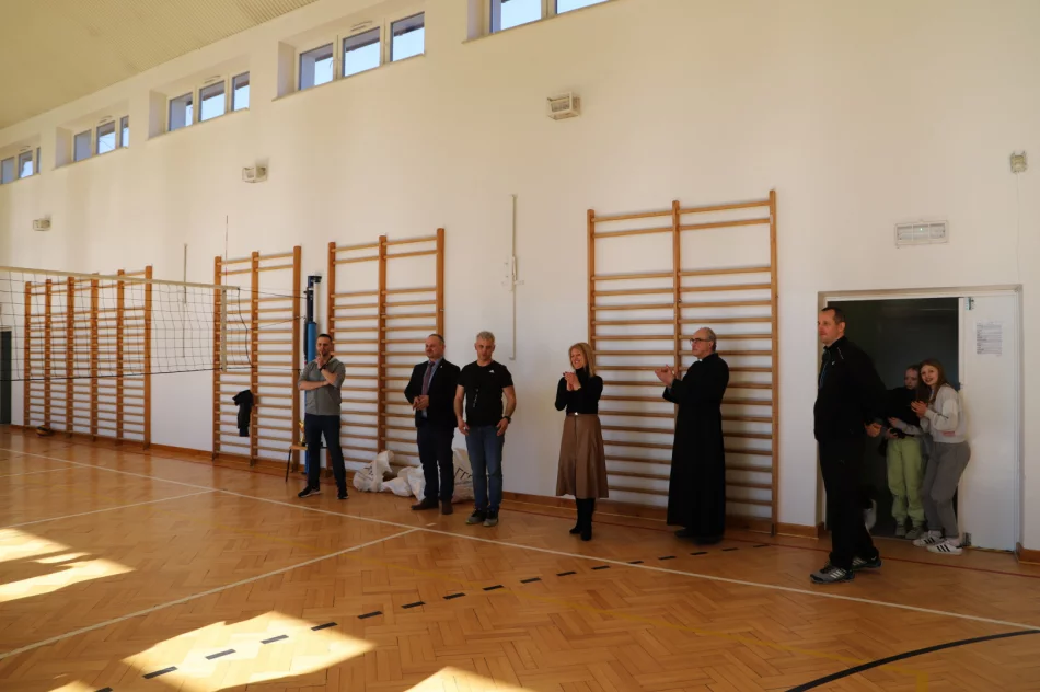 Chłopcy z Mordarki Mistrzami Gminy w Siatkówce Młodzieży - zdjęcie 8