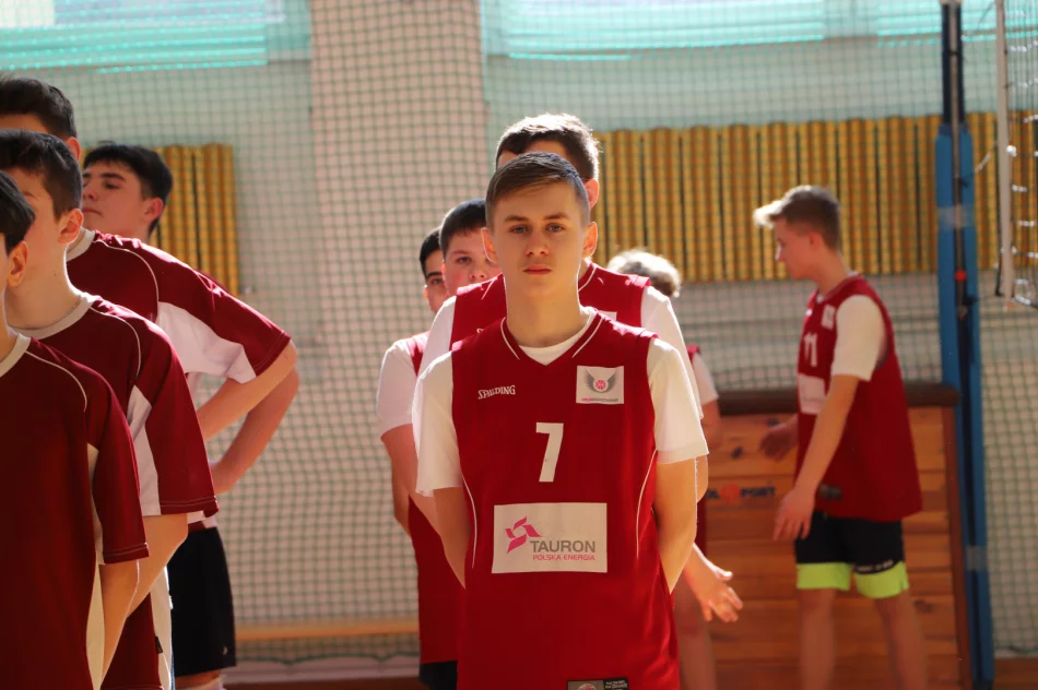 Chłopcy z Mordarki Mistrzami Gminy w Siatkówce Młodzieży - zdjęcie 12