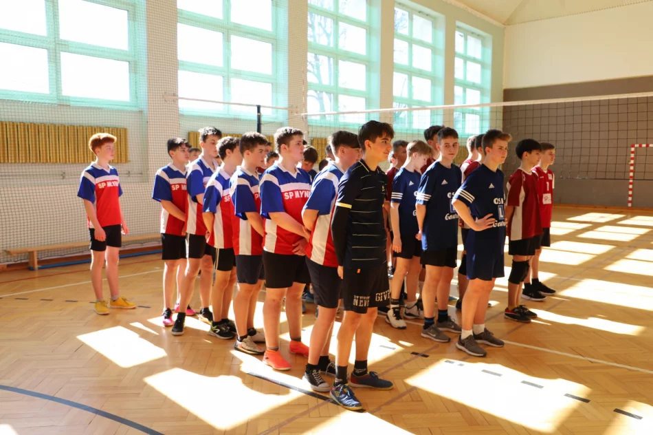 Chłopcy z Mordarki Mistrzami Gminy w Siatkówce Młodzieży - zdjęcie 16