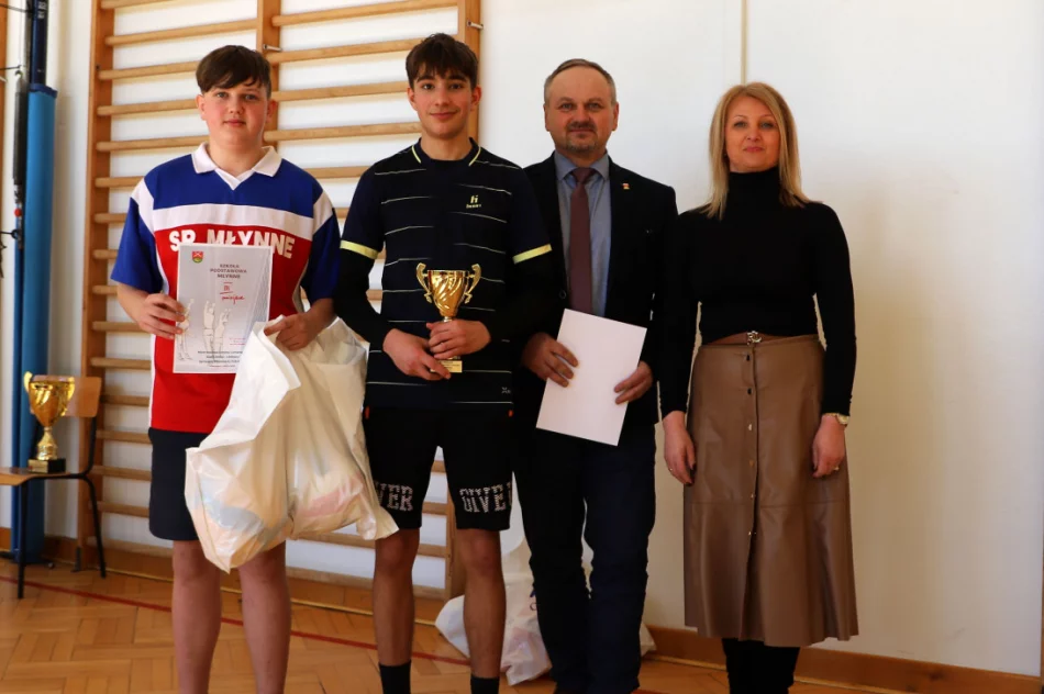 Chłopcy z Mordarki Mistrzami Gminy w Siatkówce Młodzieży - zdjęcie 19