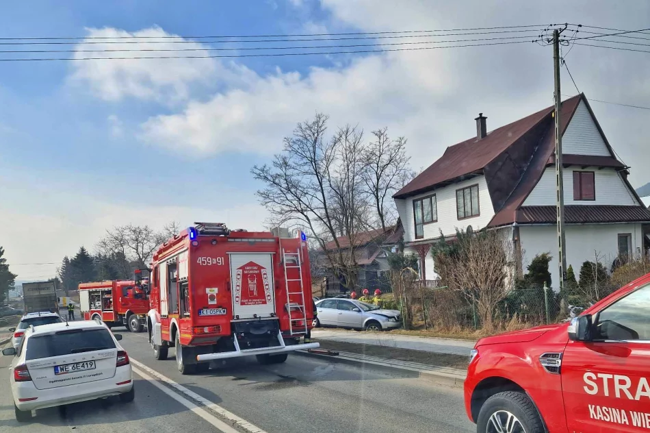Zderzenie na DK 28, jedna osoba w szpitalu - zdjęcie 3
