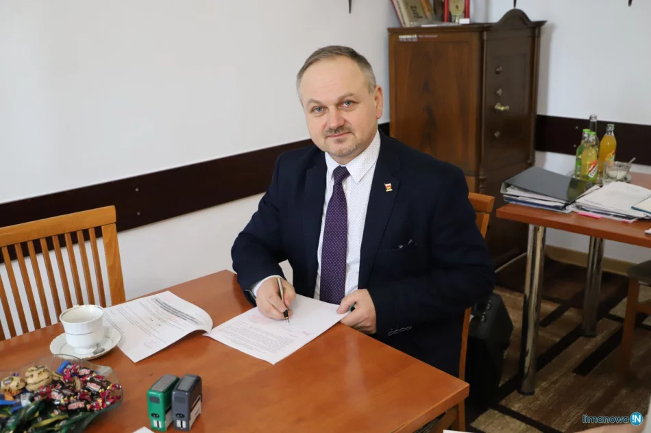  Podpisanie umów na remonty dróg  - zdjęcie 2