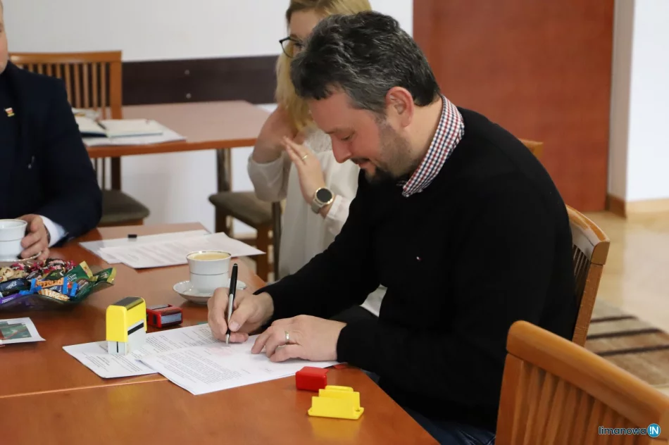  Podpisanie umów na remonty dróg  - zdjęcie 10