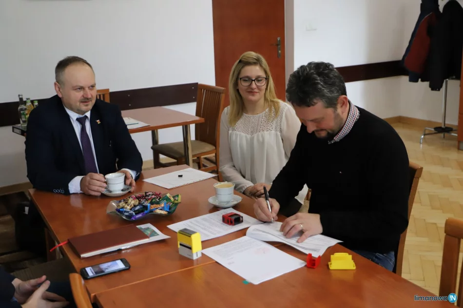  Podpisanie umów na remonty dróg  - zdjęcie 11