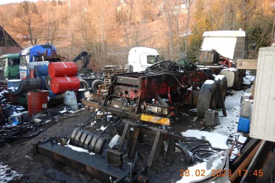 Beczki z niebezpiecznymi substancjami - zdjęcie 2