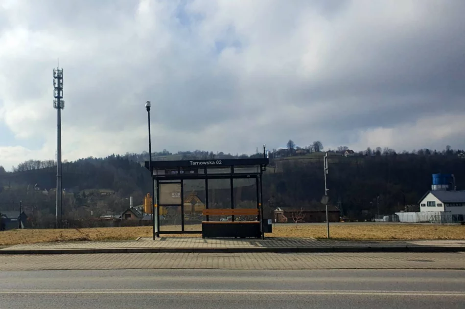 Nowy przystanek samowolą? "Teren prywatny" - zdjęcie 2