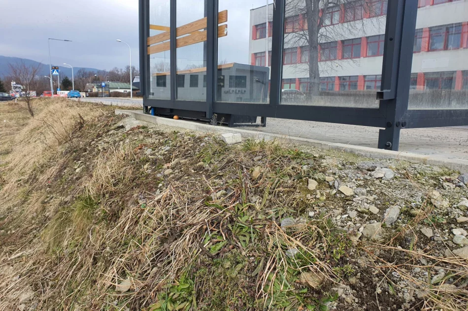 Nowy przystanek samowolą? "Teren prywatny" - zdjęcie 10