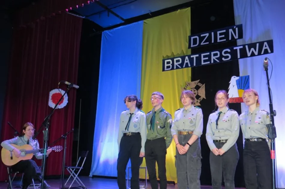 Zuchy i harcerze na wyjątkowym biwaku - zdjęcie 4