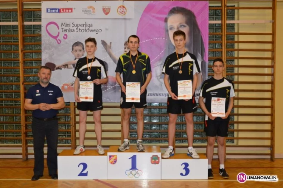 Mistrzostwa Rejonu w Indywidualnym Tenisie Stołowym - zdjęcie 2