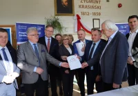 Przekazanie placów pod budowę SP w Wysokiem oraz rozbudowę SP nr 2 w Siekierczynie - zdjęcie główne