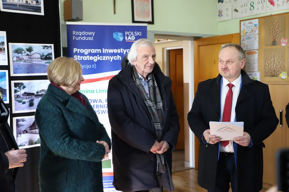 Przekazanie placów pod budowę SP w Wysokiem oraz rozbudowę SP nr 2 w Siekierczynie - zdjęcie 14