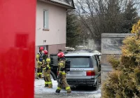 Na prywatnej posesji zapalił się samochód - zdjęcie główne