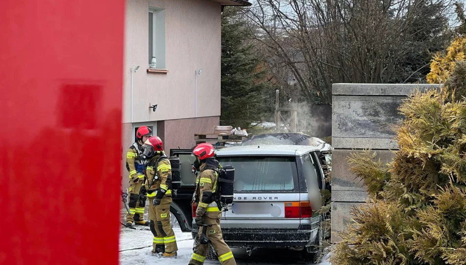 Na prywatnej posesji zapalił się samochód - zdjęcie 1