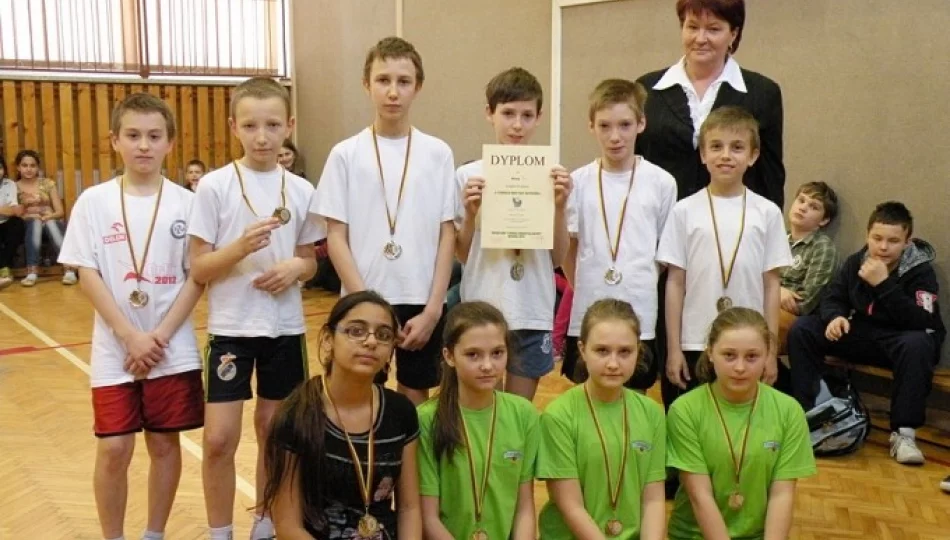 Uczniowie Zespołu Szkół Samorządowych Nr 4 witają wiosnę! - zdjęcie 1