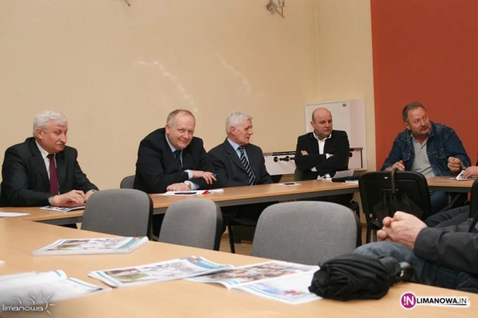 Spotkanie Burmistrza z mieszkańcami Osiedla Nr 6 - zdjęcie 3