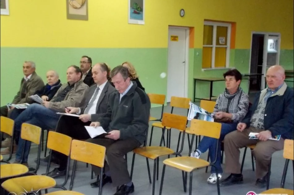 Spotkanie Burmistrza z mieszkańcami Osiedla Nr 8 - zdjęcie 2