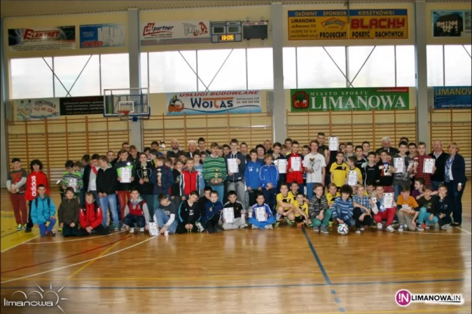 XIX Halowy Turniej Piłki Nożnej o Puchar Burmistrza Miasta Limanowa - zdjęcie 4