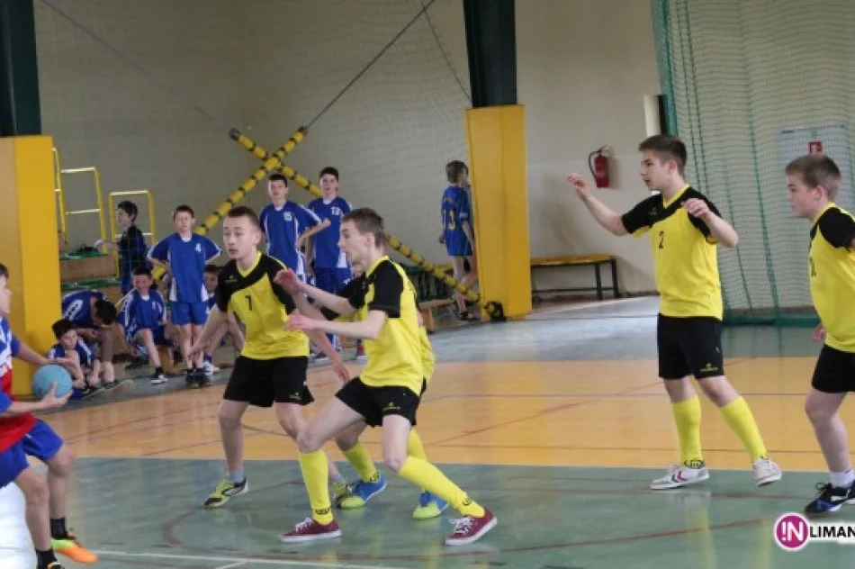 SP Stara Wieś nr 1 mistrzem Mini Piłki Ręcznej - zdjęcie 4