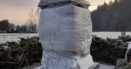 Efekt renowacji - pomnik owinięty… folią - zdjęcie 4