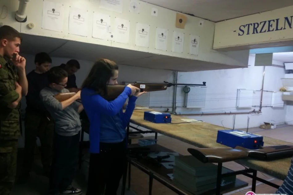 Sukcesy strzeleckie uczniów ZS nr 1 w Starej Wsi - zdjęcie 2