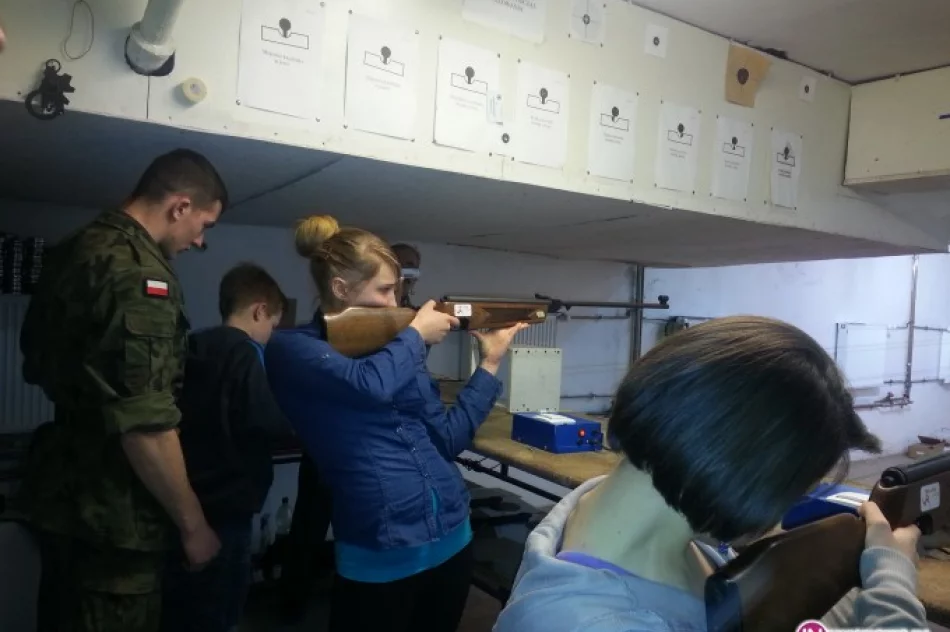 Sukcesy strzeleckie uczniów ZS nr 1 w Starej Wsi - zdjęcie 3