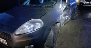 Samochody rozbite, dwie osoby zabrane do szpitala - zdjęcie 2