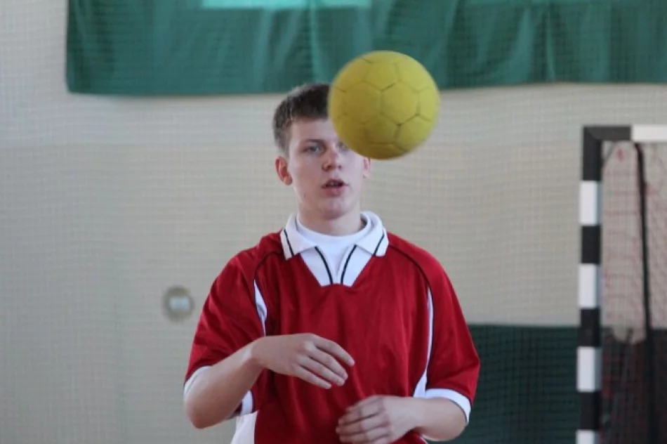 Gimnazjaliści z Pasierbca najlepsi w piłce ręcznej - zdjęcie 2